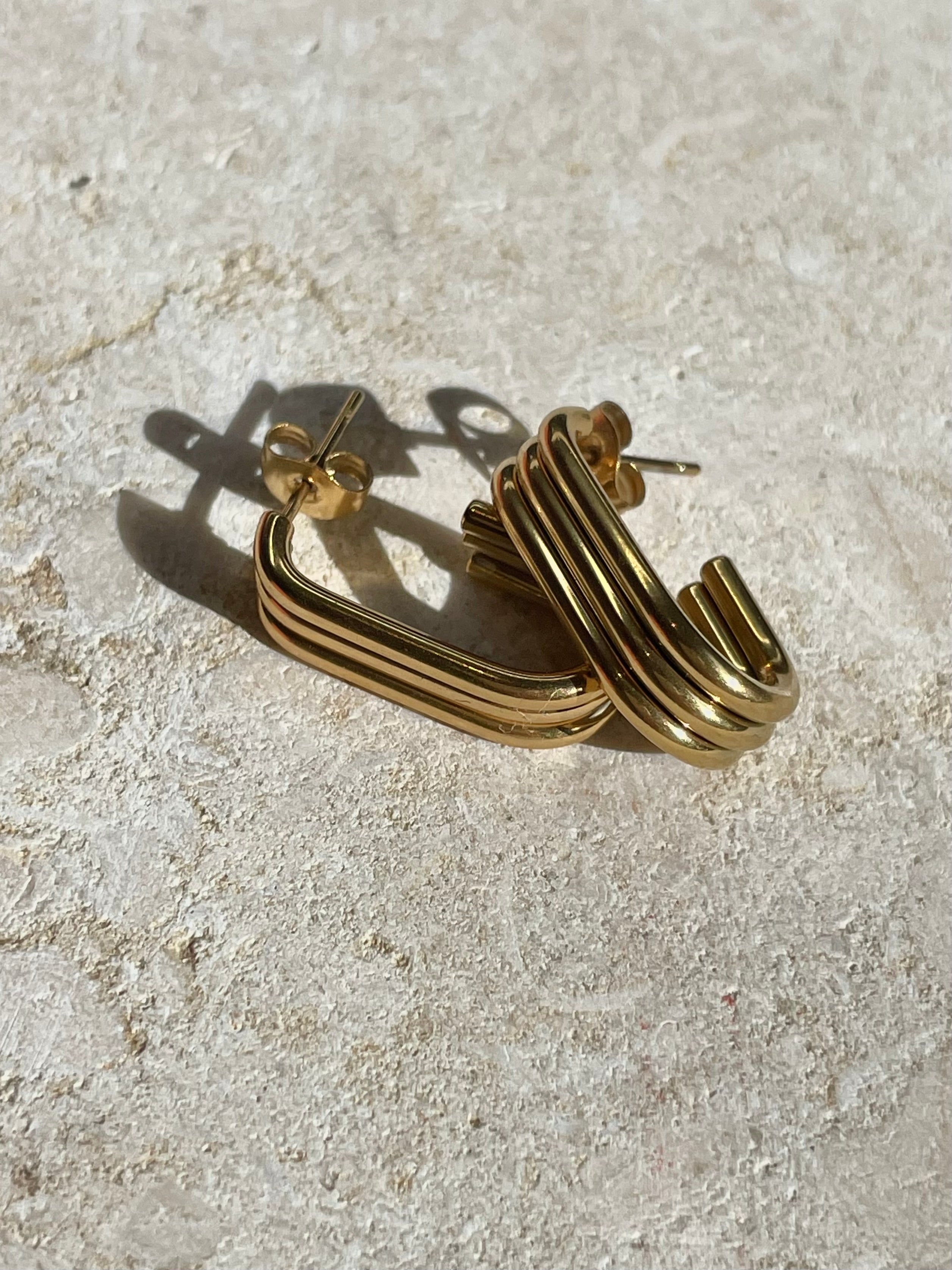 [SAMPLE] Half Hoops
