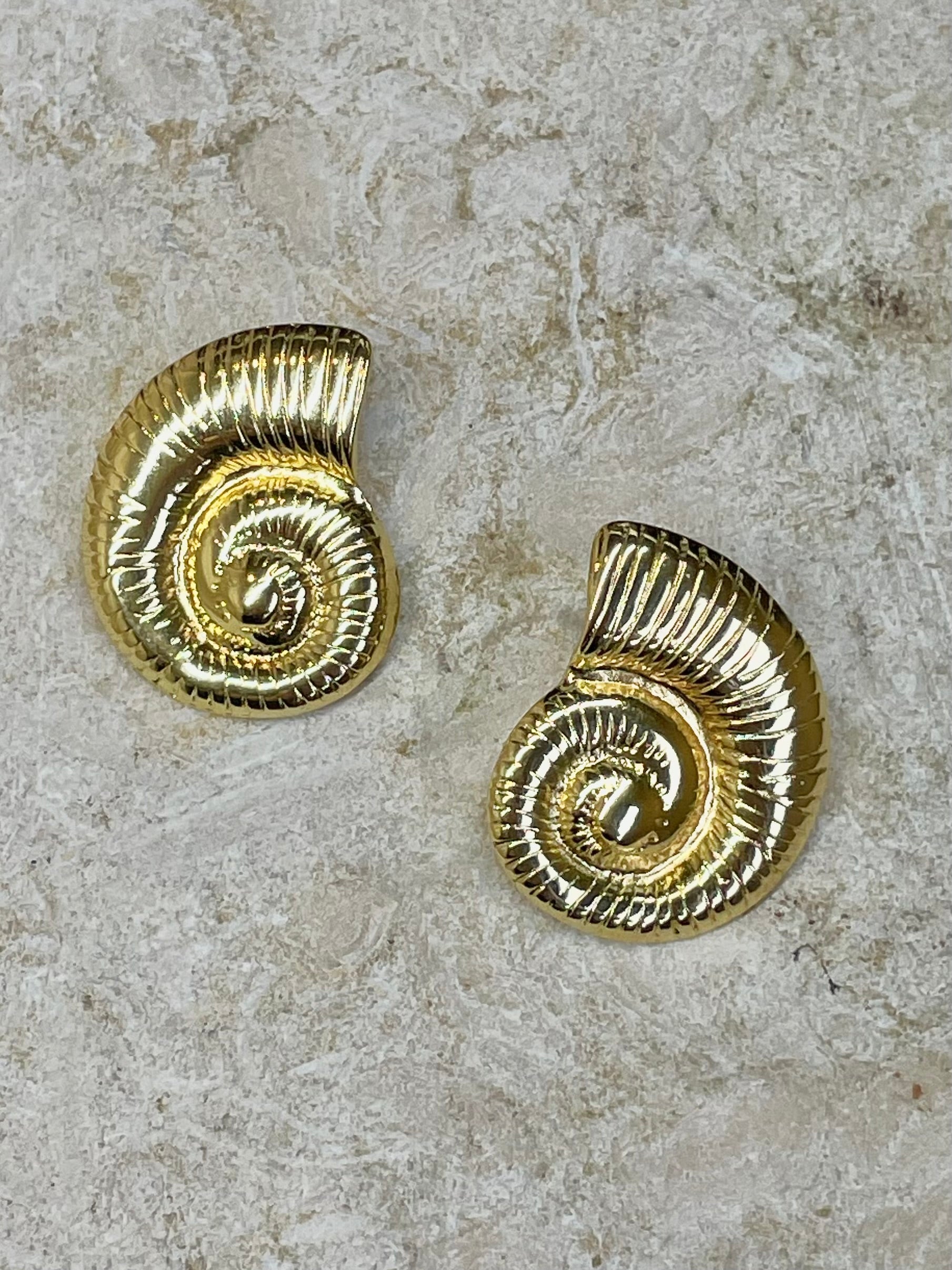 [SAMPLE] Large Shell Earrings