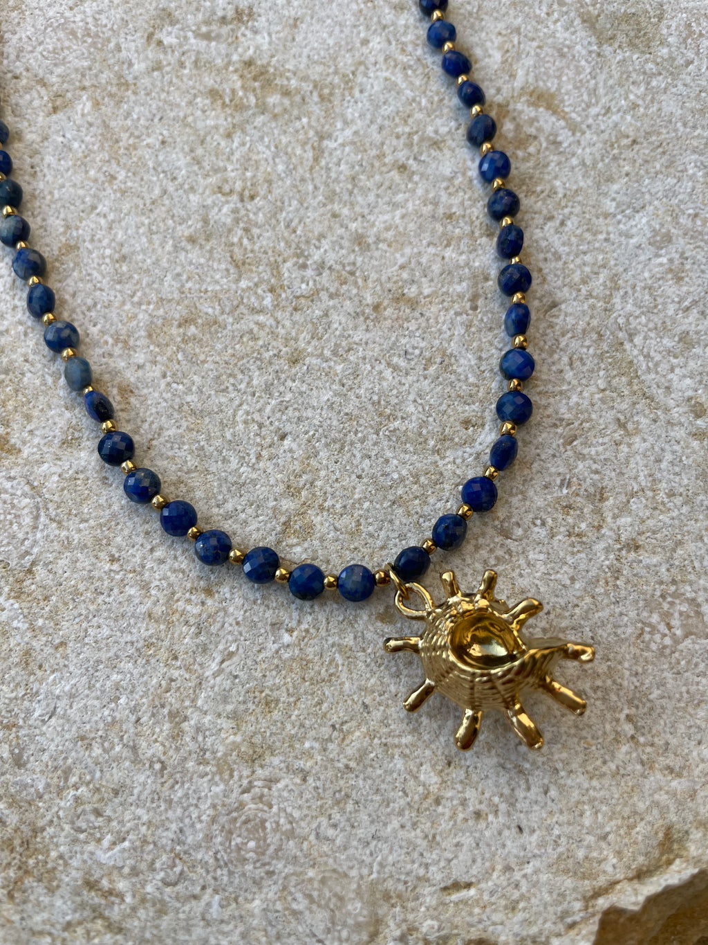 [SAMPLE] Beaded Necklace With Charm