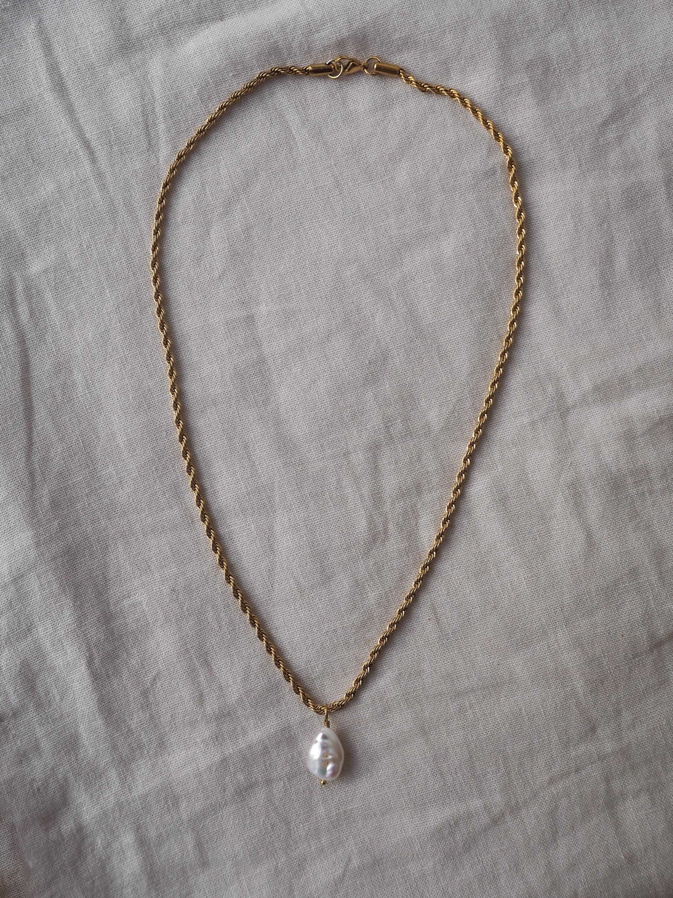 18K Gold Baroque Pearl Necklace: Twist Chain, Waterproof